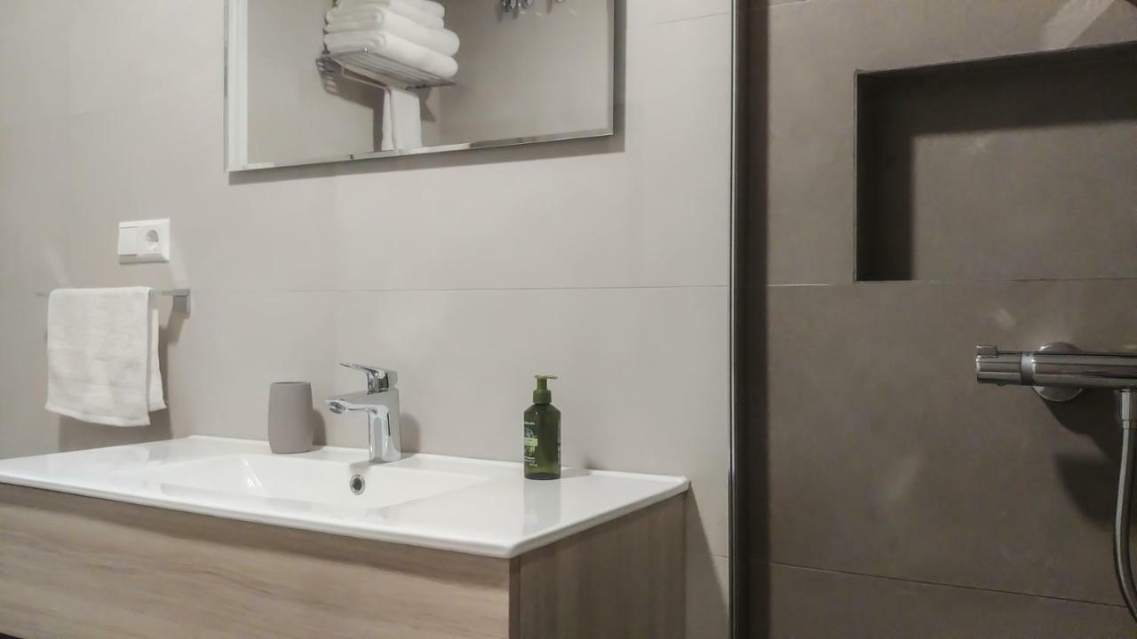 Beachfront Apartment In Fuengirola New ภายนอก รูปภาพ
